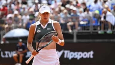 Linda Noskova vs Magda Linette Prediction, Picks, Odds, H2H, Stats - 7/25/24